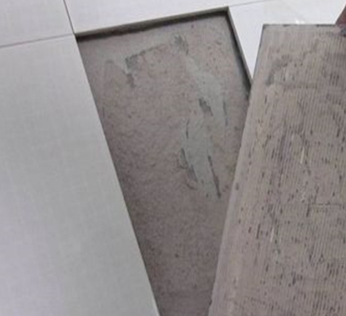 南沙瓷砖空鼓维修公司分享瓷砖铺贴时如果打浆（即涂抹在瓷砖背面和基层上的砂浆或瓷砖胶）过少，会带来以下问题